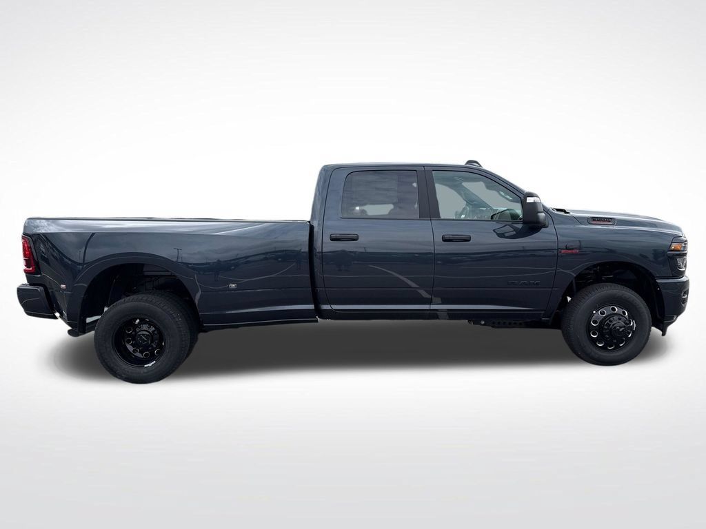 New 2026 RAM 3500 Big Horn AWD/4WD image 6