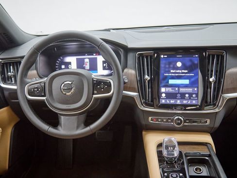 Certified 2025 Volvo V90 B6 Cross Country Ultra AWD/4WD image 25