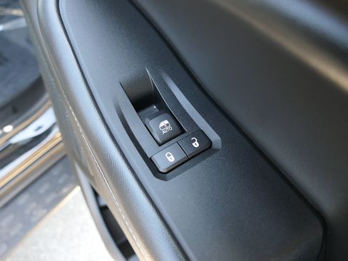 Used 2023 Jeep Grand Cherokee L Limited w/ Luxury Tech Group II RWD image 22