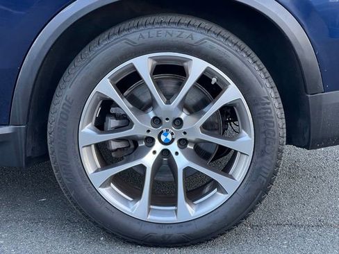 Used 2024 BMW X5 xDrive40i w/ Premium Package image 19