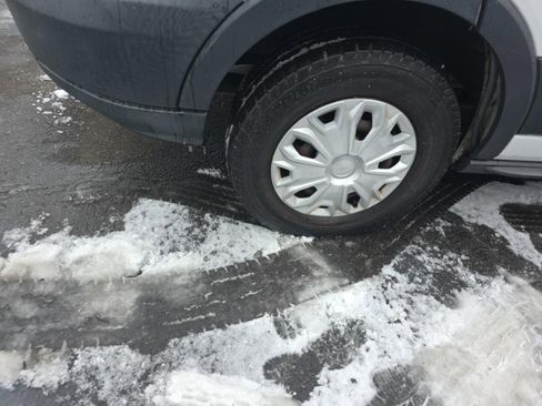 Used 2015 Ford Transit 250 130 Medium Roof image 12