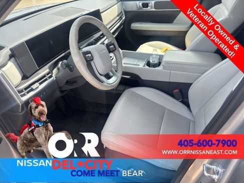 Used 2025 Hyundai Santa Fe SEL AWD/4WD image 3