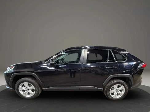Used 2021 Toyota RAV4 XLE FWD image 8
