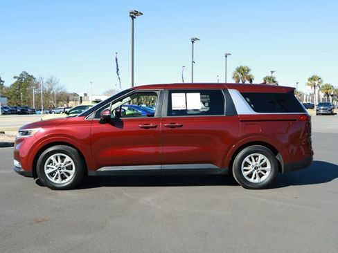 Used 2024 Kia Carnival LX image 9