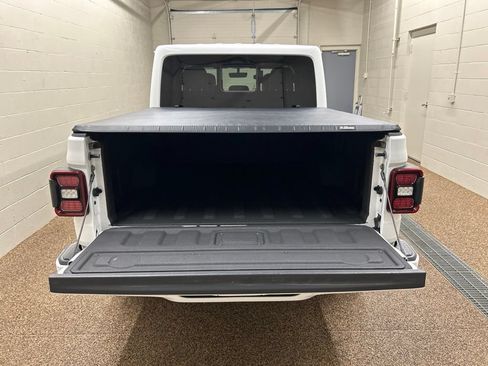 Used 2021 Jeep Gladiator Overland AWD/4WD image 11