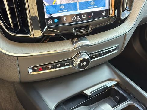 Certified 2025 Volvo XC60 B5 Plus AWD/4WD image 20