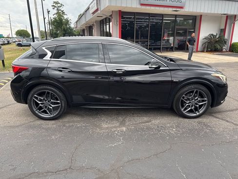 Used 2017 INFINITI QX30 Premium w/ Navigation Package FWD image 5