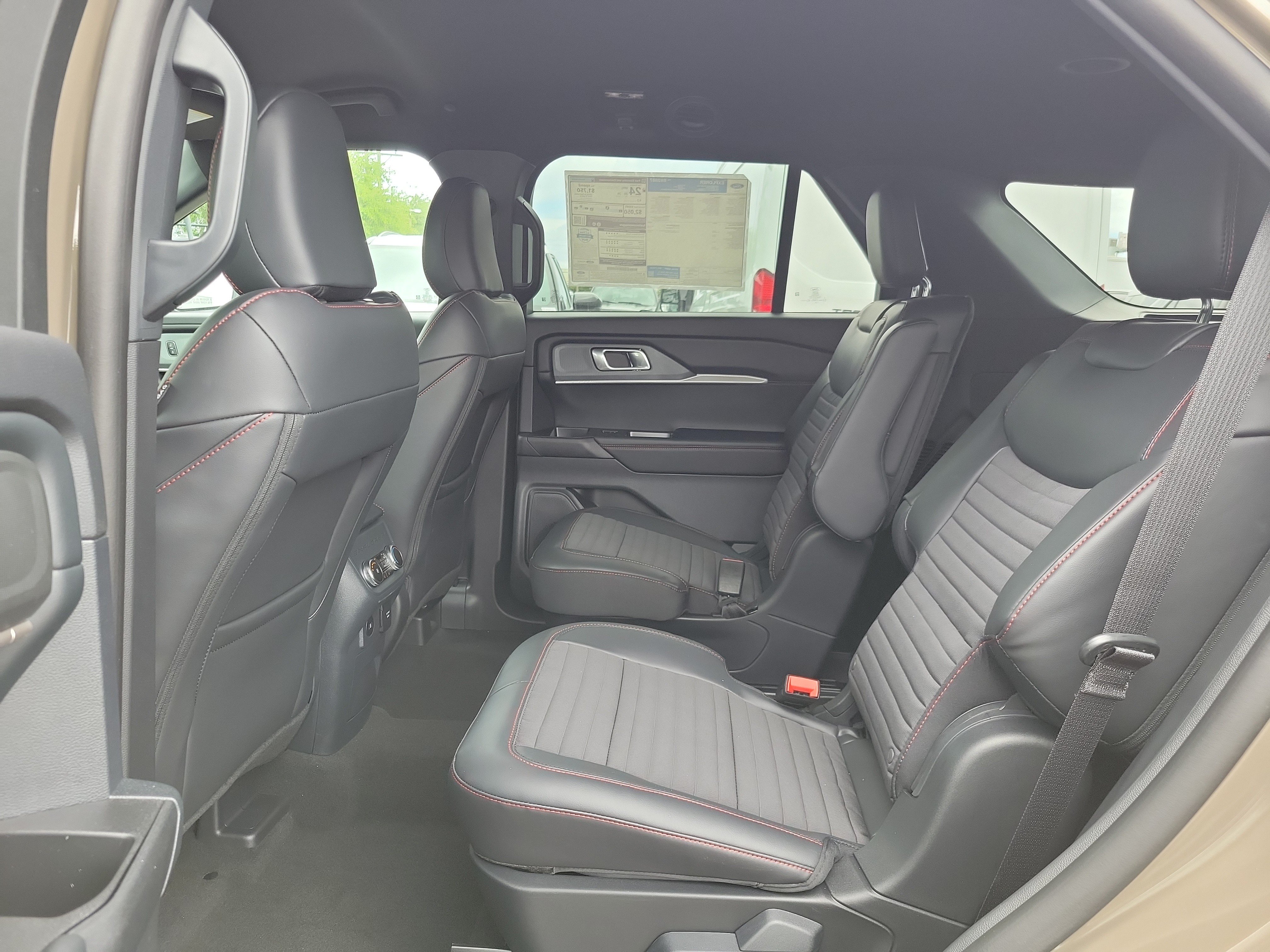 New 2026 Ford Explorer ST-Line w/ ST-Line Street Pack RWD image 9