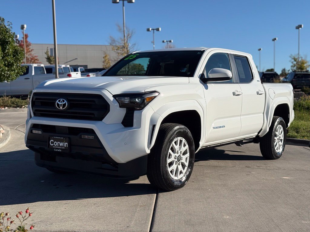 Used 2025 Toyota Tacoma SR5 AWD/4WD image 3