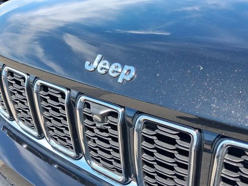 Certified 2023 Jeep Grand Cherokee L Limited w/ Luxury Tech Group II AWD/4WD image 5