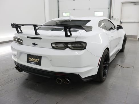 Used 2019 Chevrolet Camaro ZL1 RWD image 5