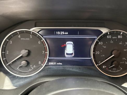 Used 2023 Nissan Rogue SV image 13