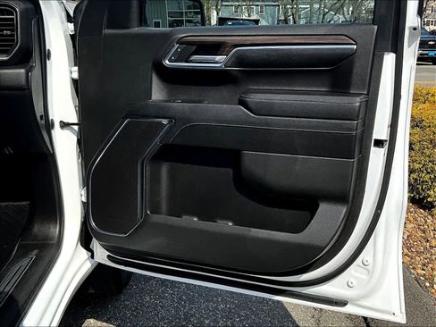 Used 2023 Chevrolet Silverado 1500 LT image 12