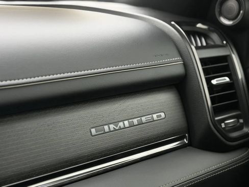 Used 2024 RAM 2500 Limited AWD/4WD image 39