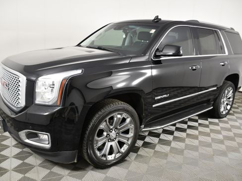 Used 2015 GMC Yukon Denali w/ Open Road Package AWD/4WD image 10
