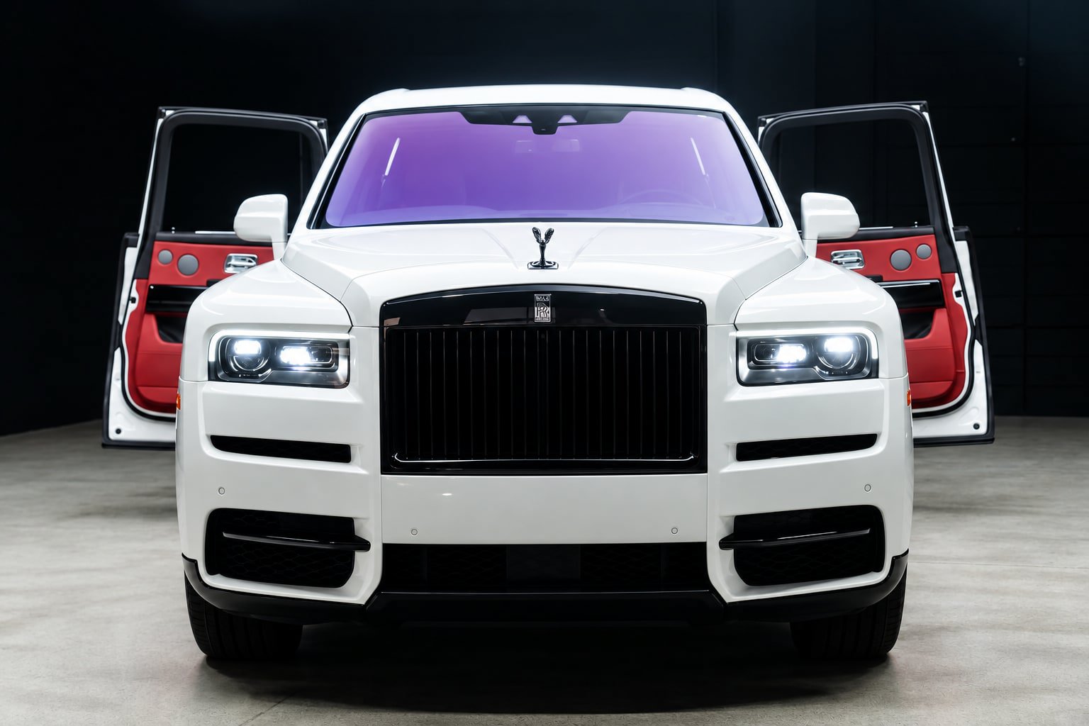 Used 2022 Rolls-Royce Cullinan AWD/4WD image 3