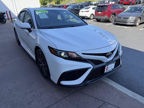 Certified 2023 Toyota Camry SE AWD/4WD image 10