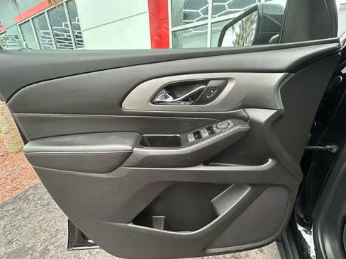 Used 2018 Chevrolet Traverse LS image 19