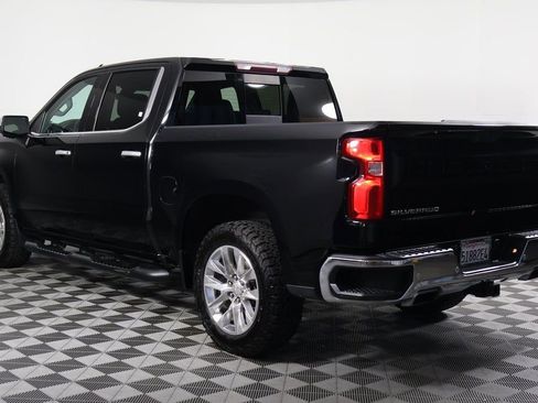 Used 2020 Chevrolet Silverado 1500 LTZ w/ LTZ Premium Package AWD/4WD image 6