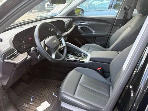 Certified 2025 Audi Q5 Premium w/ Convenience Package AWD/4WD image 2