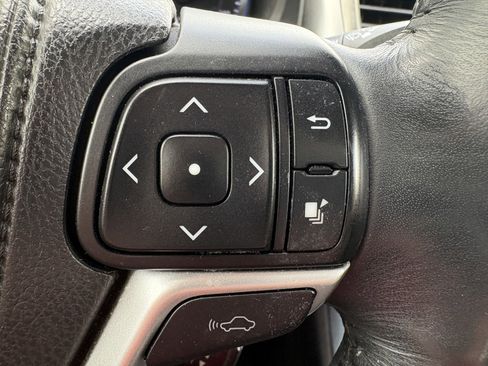 Used 2014 Toyota Highlander Limited Platinum AWD/4WD image 19