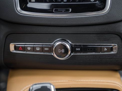 Certified 2024 Volvo XC90 T8 Ultimate w/ Protection Package image 23