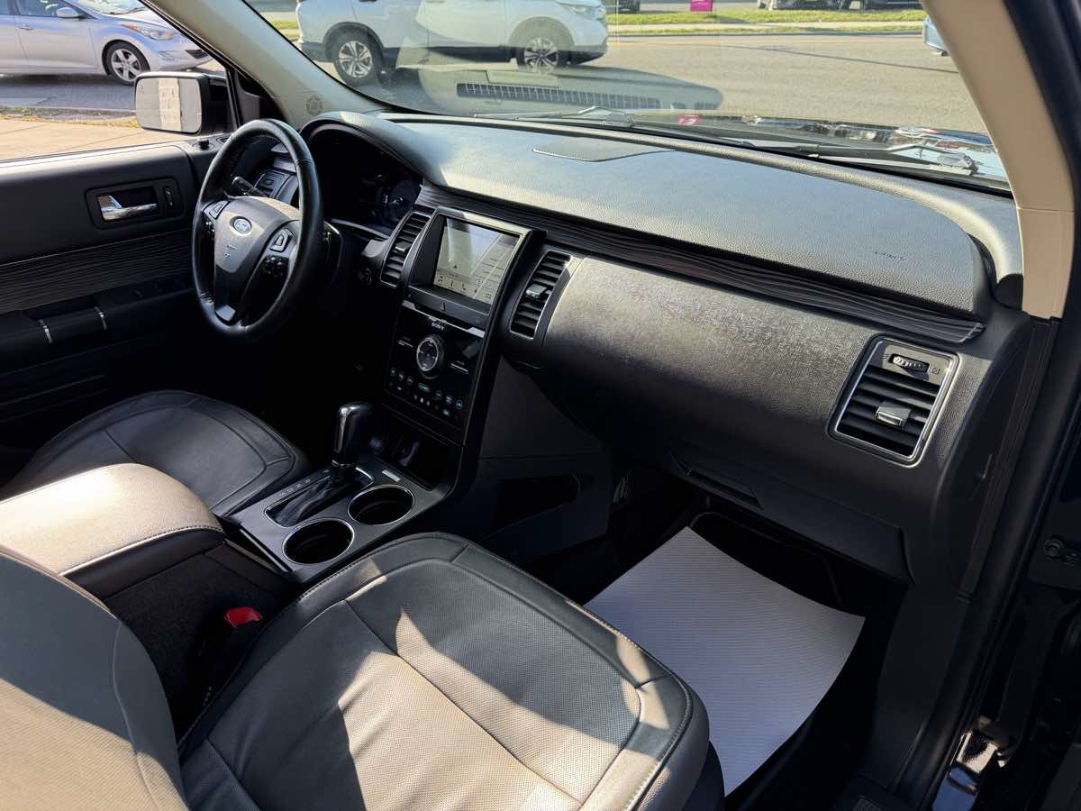 Used 2018 Ford Flex Limited w/ Equipment Group 303A AWD/4WD image 21