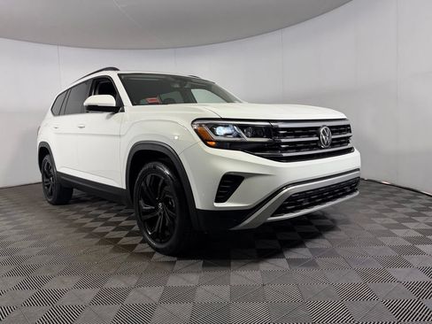Used 2023 Volkswagen Atlas SE w/ Black Wheel Package FWD image 5