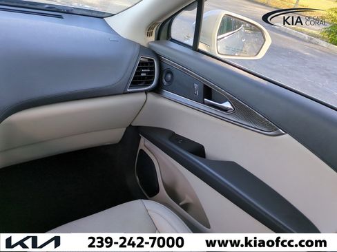 Used 2020 Lincoln Nautilus Reserve w/ Equipment Group 201A image 17