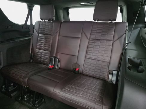 Used 2023 Cadillac Escalade ESV Sport Platinum AWD/4WD image 37