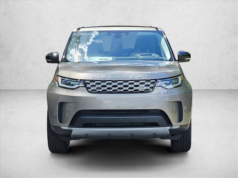 Certified 2025 Land Rover Discovery S AWD/4WD image 5