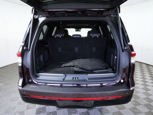 Certified 2023 Lincoln Navigator L Reserve AWD/4WD image 10