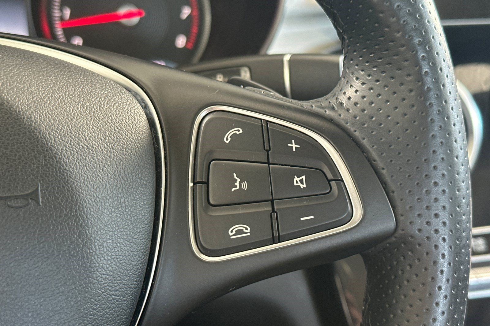 Used 2016 Mercedes-Benz C 300 Sedan image 30