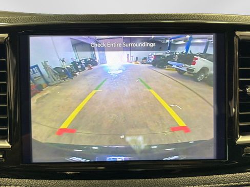 Used 2023 Chrysler Pacifica Limited FWD image 30