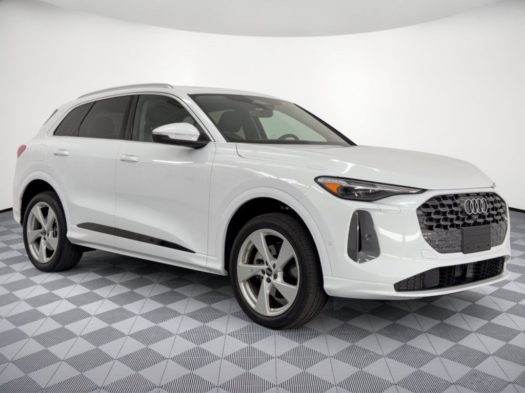 Used 2025 Audi Q5 Premium Plus AWD/4WD image 7
