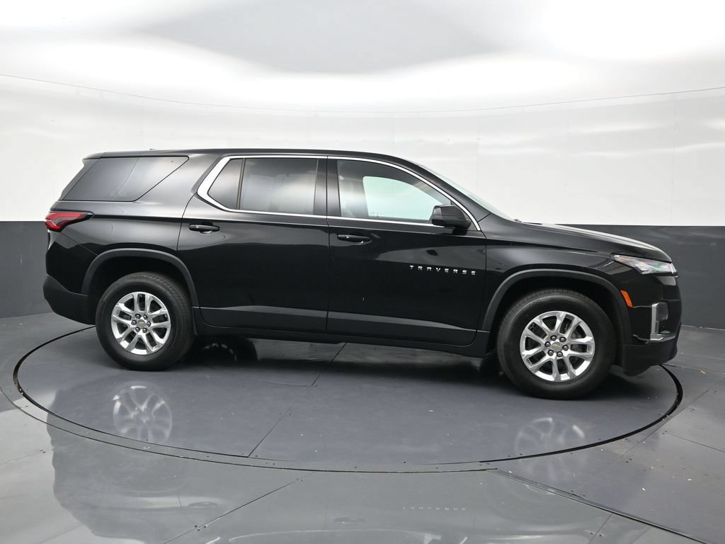 Used 2023 Chevrolet Traverse LS FWD image 6