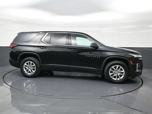 Used 2023 Chevrolet Traverse LS FWD image 6