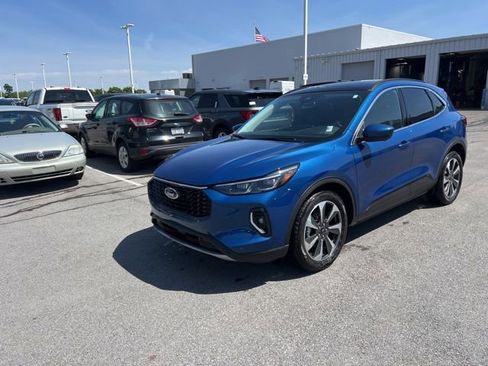 Used 2023 Ford Escape Platinum FWD image 3