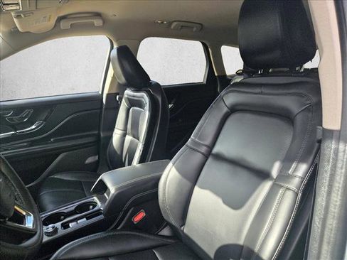 Used 2023 Lincoln Corsair Standard w/ Equipment Group 101A image 12