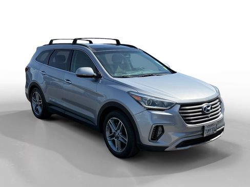 Used 2017 Hyundai Santa Fe FWD image 7