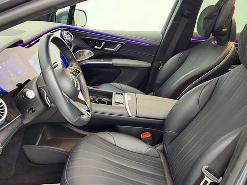 Used 2023 Mercedes-Benz EQS 580 4MATIC SUV w/ Exclusive Trim Package image 19