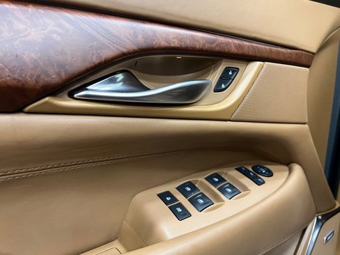 Used 2017 Cadillac Escalade Platinum image 22