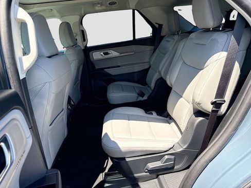 Certified 2025 Ford Explorer Active w/ Active Comfort Package AWD/4WD image 33