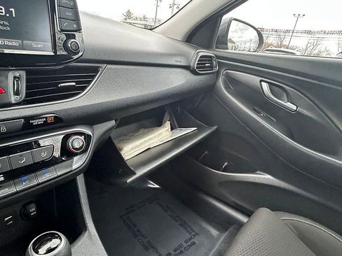 Used 2018 Hyundai Elantra GT FWD image 27