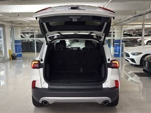 Used 2024 Ford Escape Platinum image 8