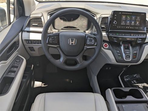 New 2025 Honda Odyssey EX-L image 15