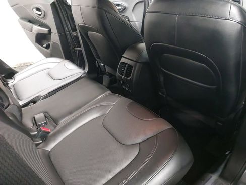 Used 2022 Jeep Cherokee Limited w/ Sun & Sound Group image 11