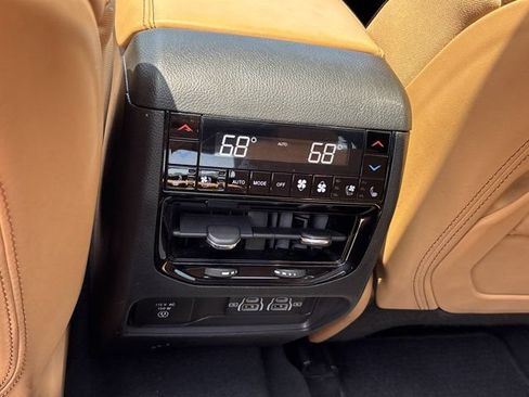 Used 2024 Jeep Grand Cherokee L Summit AWD/4WD image 18