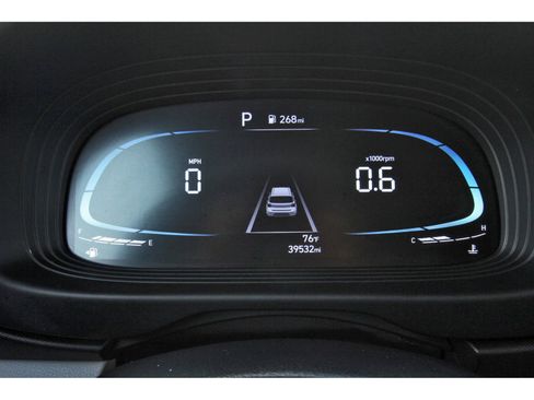 Used 2023 Hyundai Venue SEL image 10