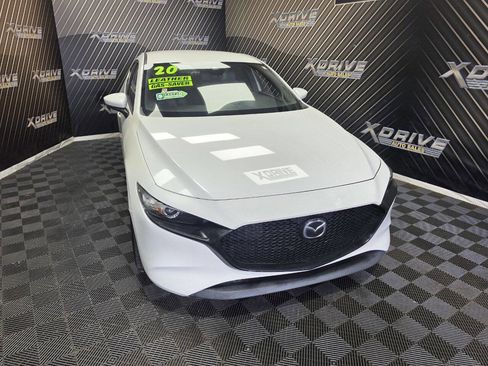 Used 2020 MAZDA MAZDA3 Hatchback FWD image 4